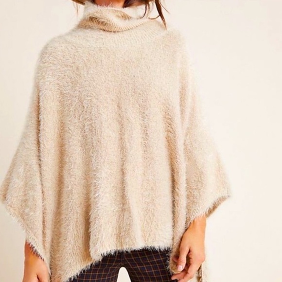 Akemi + Kin Eyelash Gold Leaf Lara Poncho - Picture 4 of 12